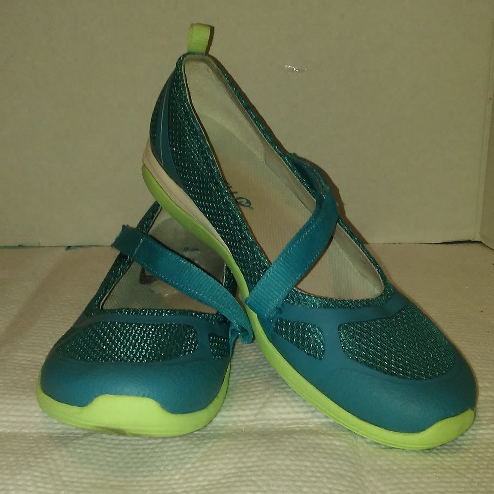 MERRELL SELECT FRESH COLOR TEAL / LIME GREEN WOMEN'S SIZE 8.5